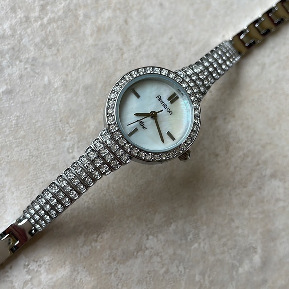 Armitron lady battery water resistant stainless steel w/stone - Picture 2 of 7